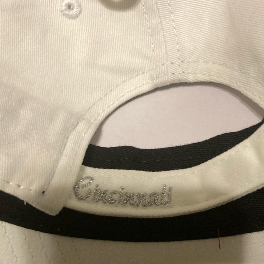 ‘47 Clean Up Women Cincinnati Reds Hat - Picture 3 of 8